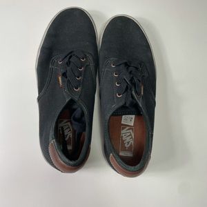 Vans word’s #1 men’s Classic Skate board.